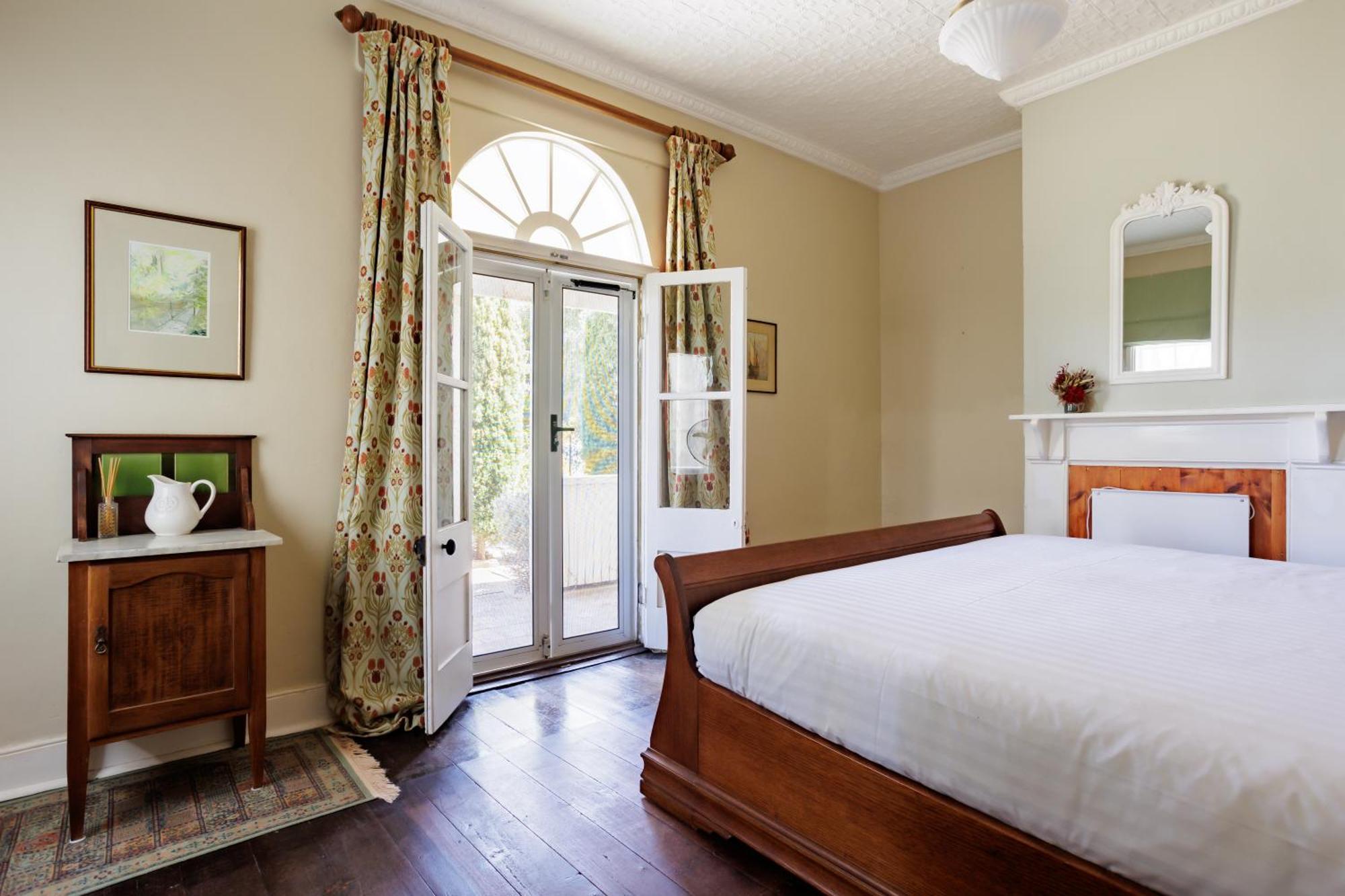 Wollaston House By The Bnb Collection แอลบานี ภายนอก รูปภาพ