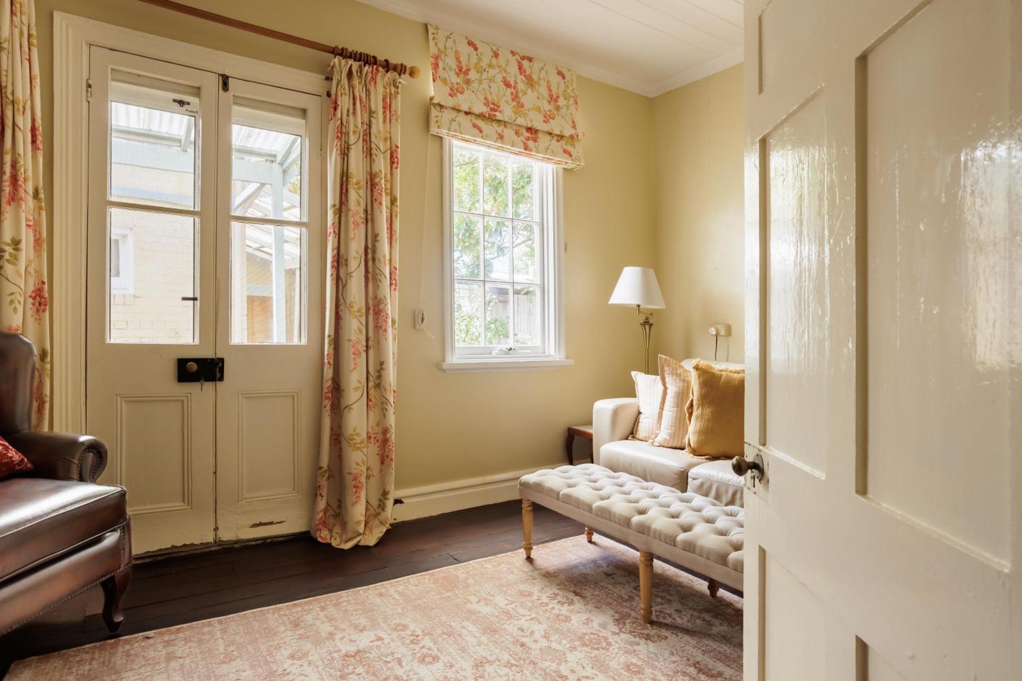 Wollaston House By The Bnb Collection แอลบานี ภายนอก รูปภาพ